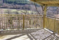 artecbois loggia balcon terrasse couverte rambarde garde-corps bois avec barreaux verticaux et double main-courante en bois resineux traite classe 3 special exterieur
