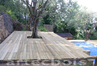 artecbois restanque amenagement de jardin en etages avec lame de terrasse en bois resineux et mise en valeur de l'olivier